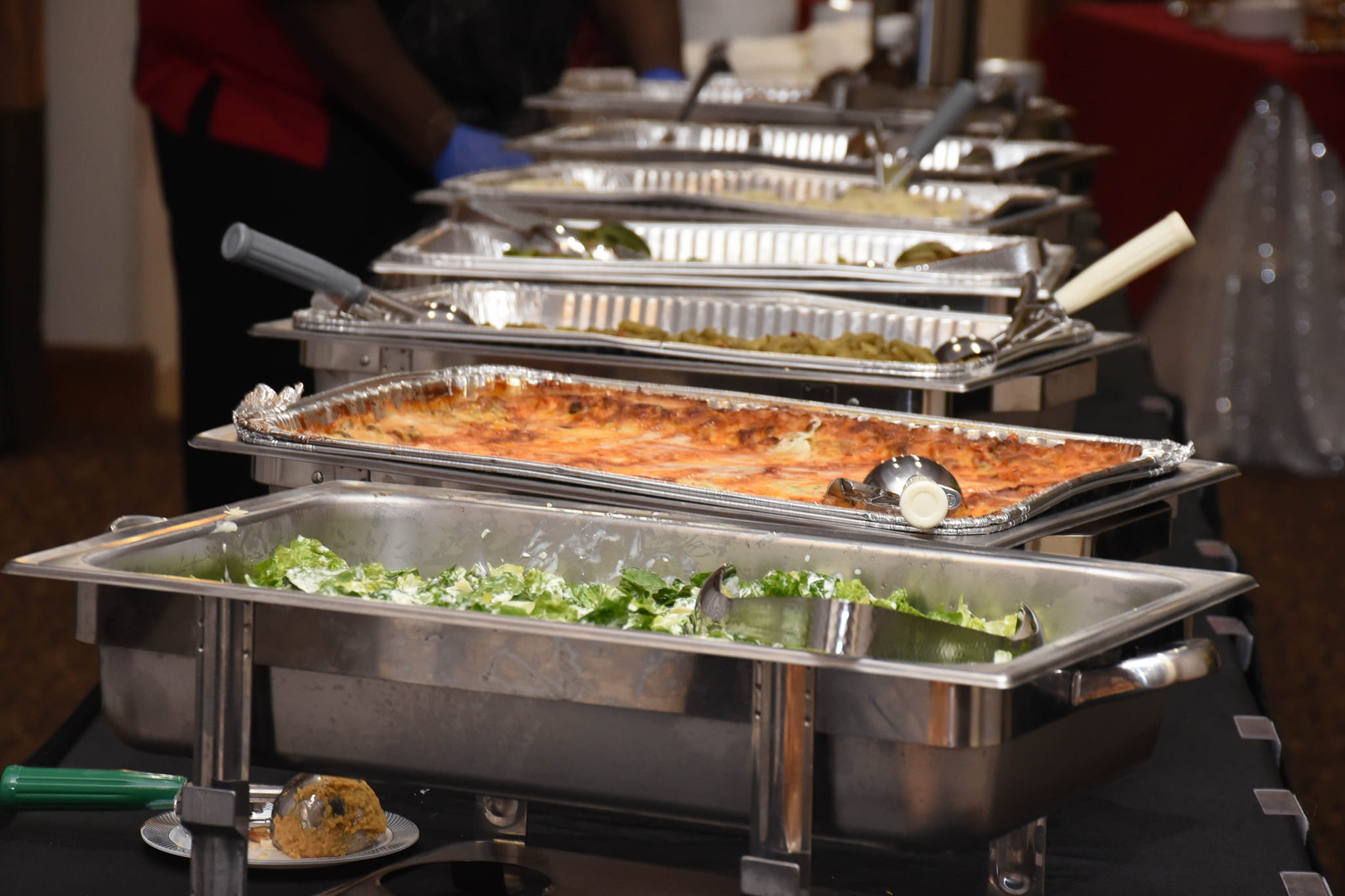 Mitts 2 Pits buffet line at a private event